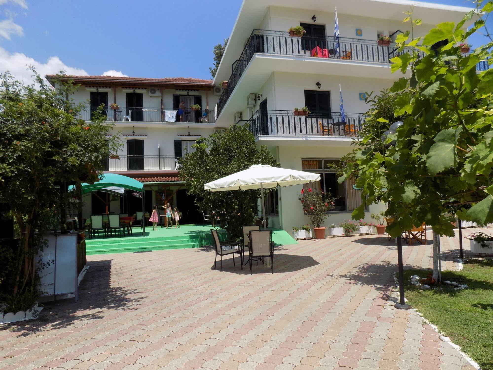 Des Roses Hotel Platanias  Dış mekan fotoğraf